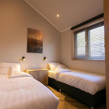 Pool Lodge - Vakantiepark De Thijmse Berg Rhenen Buitenkant foto