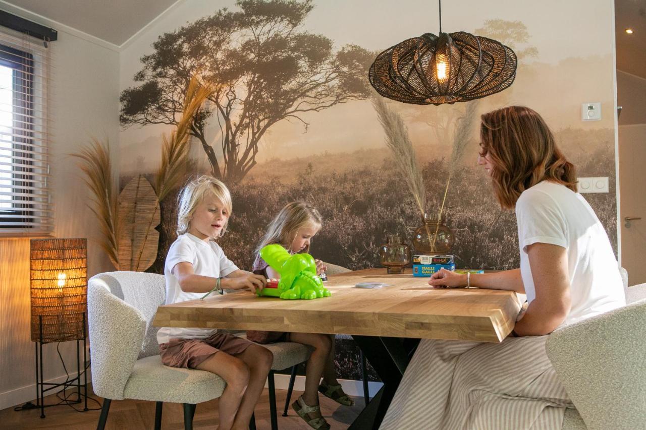 Pool Lodge - Vakantiepark De Thijmse Berg Rhenen Buitenkant foto