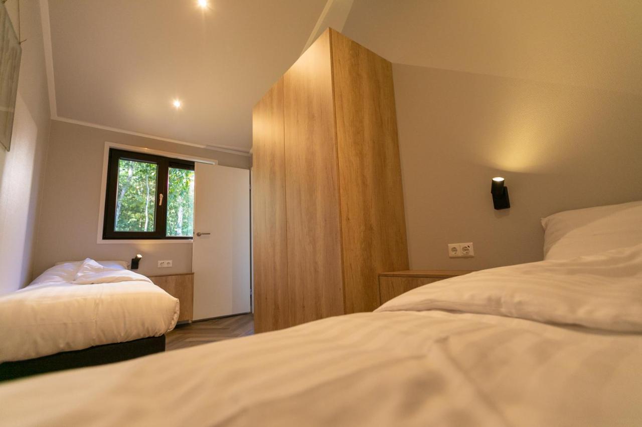 Pool Lodge - Vakantiepark De Thijmse Berg Rhenen Buitenkant foto
