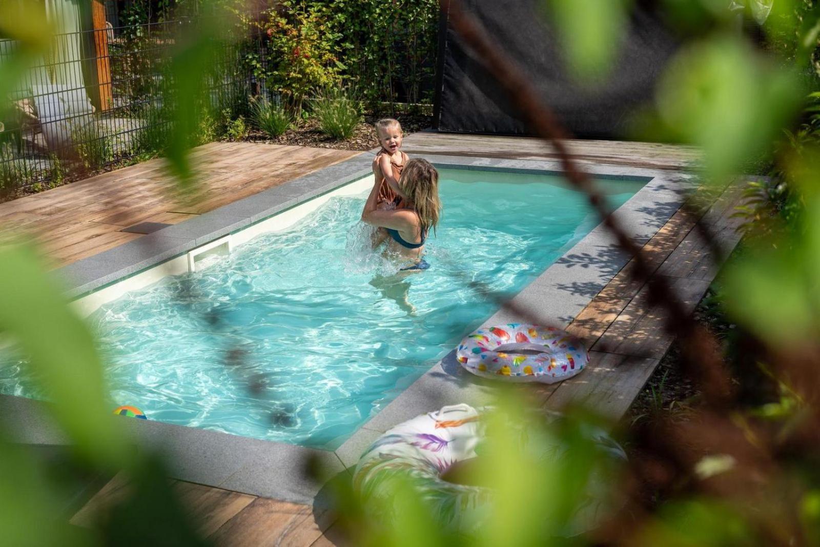 Pool Lodge - Vakantiepark De Thijmse Berg Rhenen Buitenkant foto