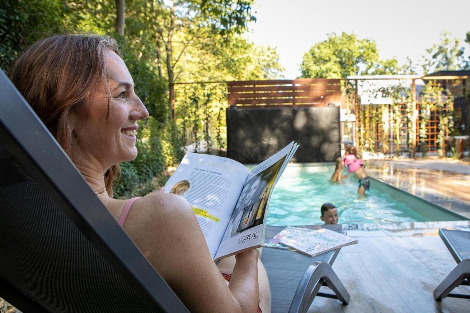 Pool Lodge - Vakantiepark De Thijmse Berg Rhenen Buitenkant foto