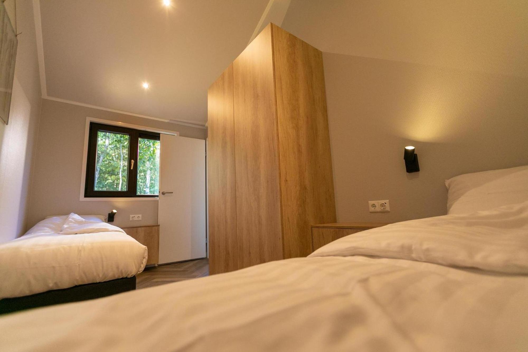 Pool Lodge - Vakantiepark De Thijmse Berg Rhenen Buitenkant foto
