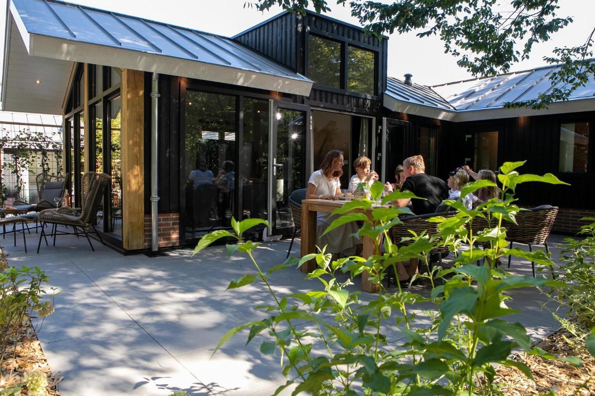 Pool Lodge - Vakantiepark De Thijmse Berg Rhenen Buitenkant foto